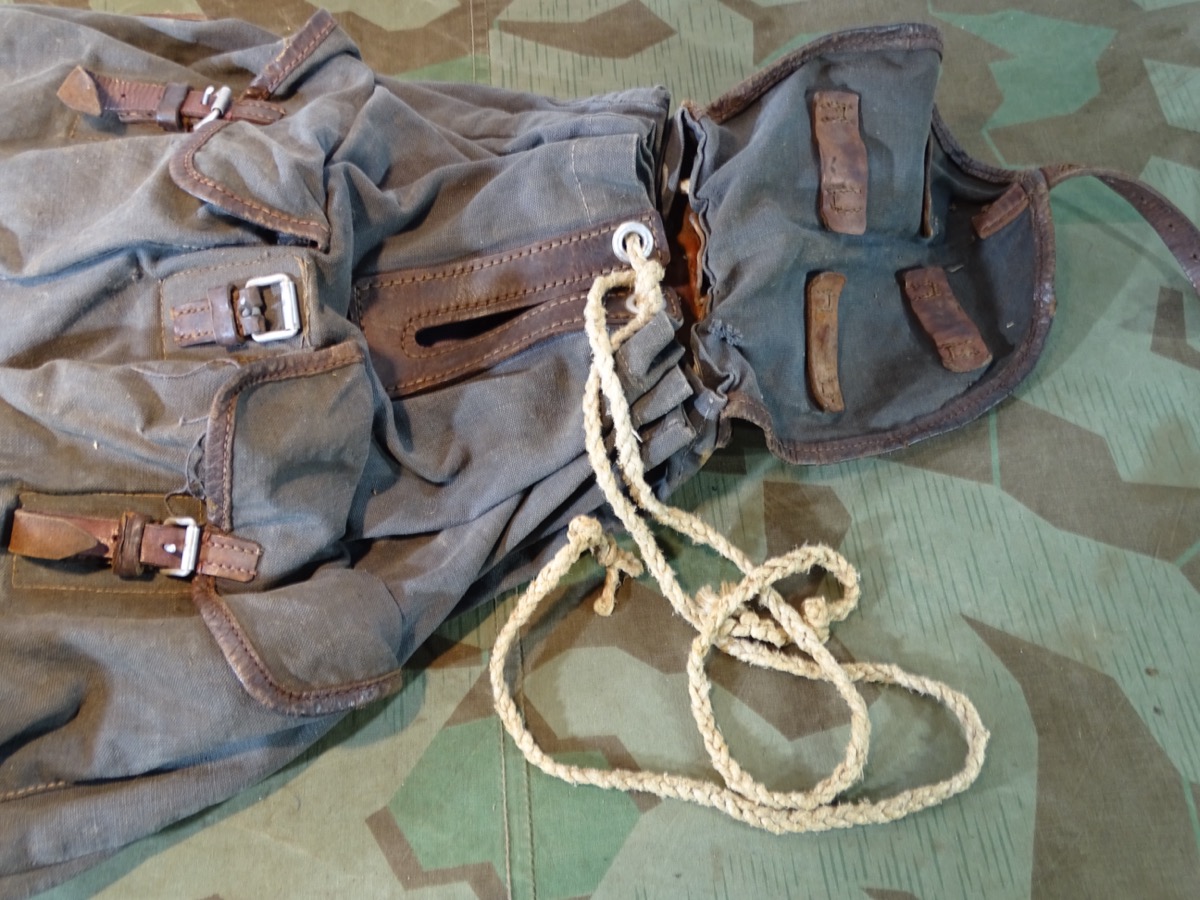 Blaugrauer Luftwaffen Rucksack mit kpl. Beriemung LBA 1937