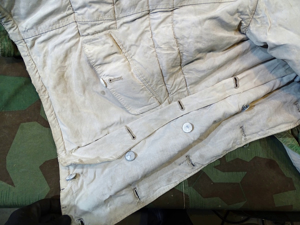 20950-23 Wehrmacht wendbare Wintertarnjacke, Splittertarn auf weiß, getragenes, ungereinigtes Stück