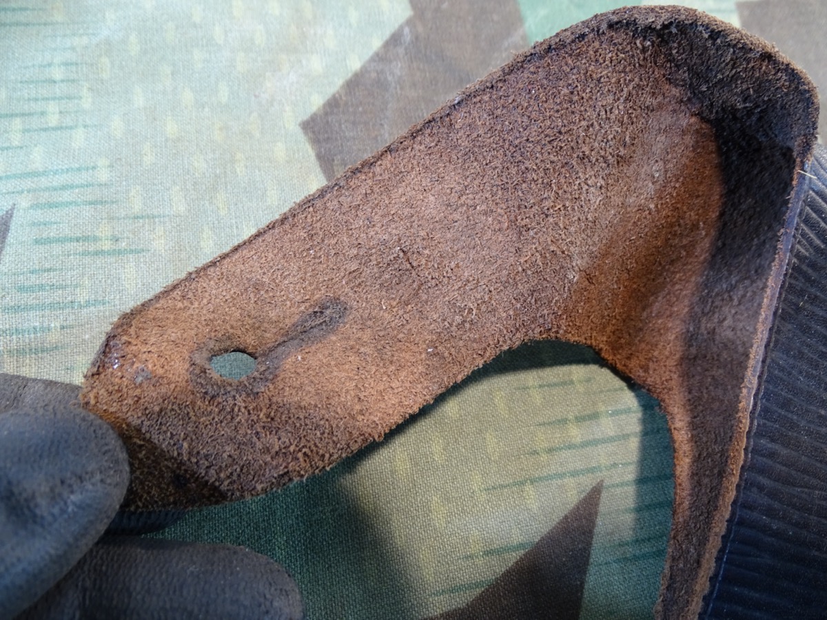 Tasche/ Holster M/85 für Reichsrevolver Bauart M 1885, späte Fertigung um 1916 in dünnerem Leder