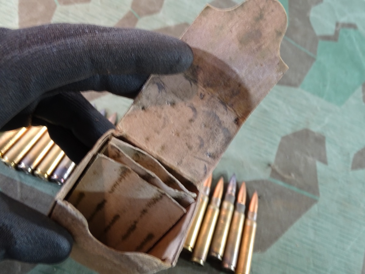 19 Stück Deko Patronen für FN Karabiner 2. Weltkrieg von 1936 mit original Schachtel.- 