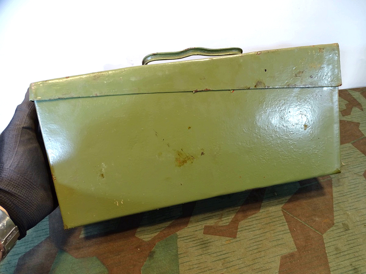 Patronenkasten 15 zum MG 08, deutsch, erster Weltkrieg, hellgrün