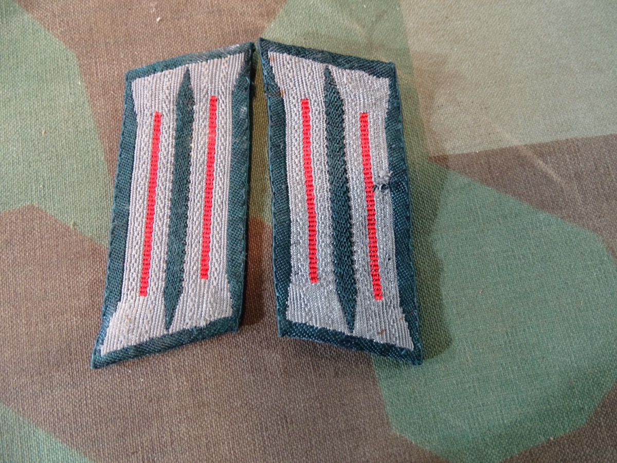 Pärchen getragene Artillerie Manschafts Kragenspiegel der Wehrmacht , gewebt. 
