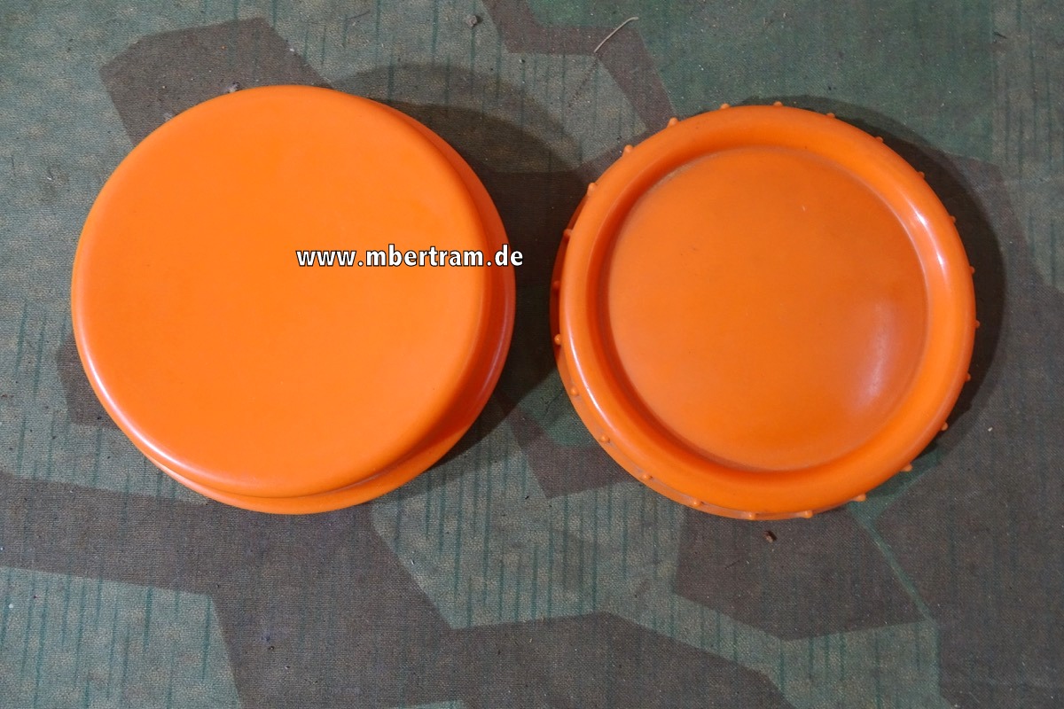 Orange Presstoff Butterdose der Wehrmacht, guter Zustand.