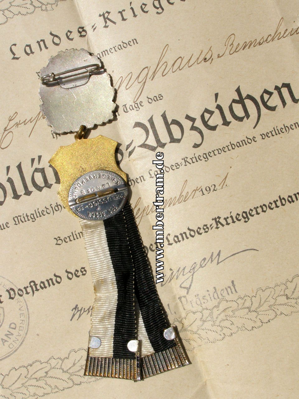 11560-13 Orden, Urkunden: Ehrendenkm. Landw. DA, Ehrenkr., Kyfh.