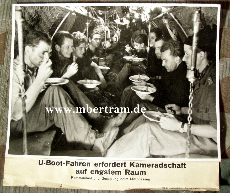 U-Boot-Fahren, Kameradschaft auf engstem Raum...17x24cm