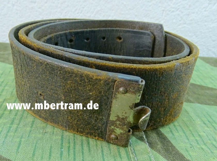 2. Weltkrieg, Koppelriemen für Parteiverbände, ( HJ/ SS...) schwarzes Leder ca. 85cm
