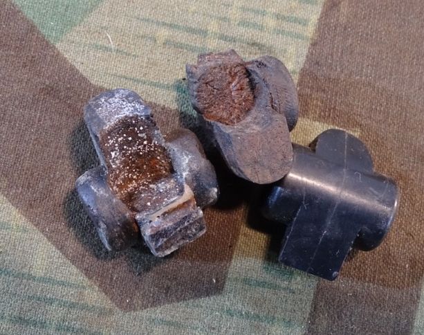 2 Holzböden, ein Kunststoff Boden für 08 Magazine, meist defekt