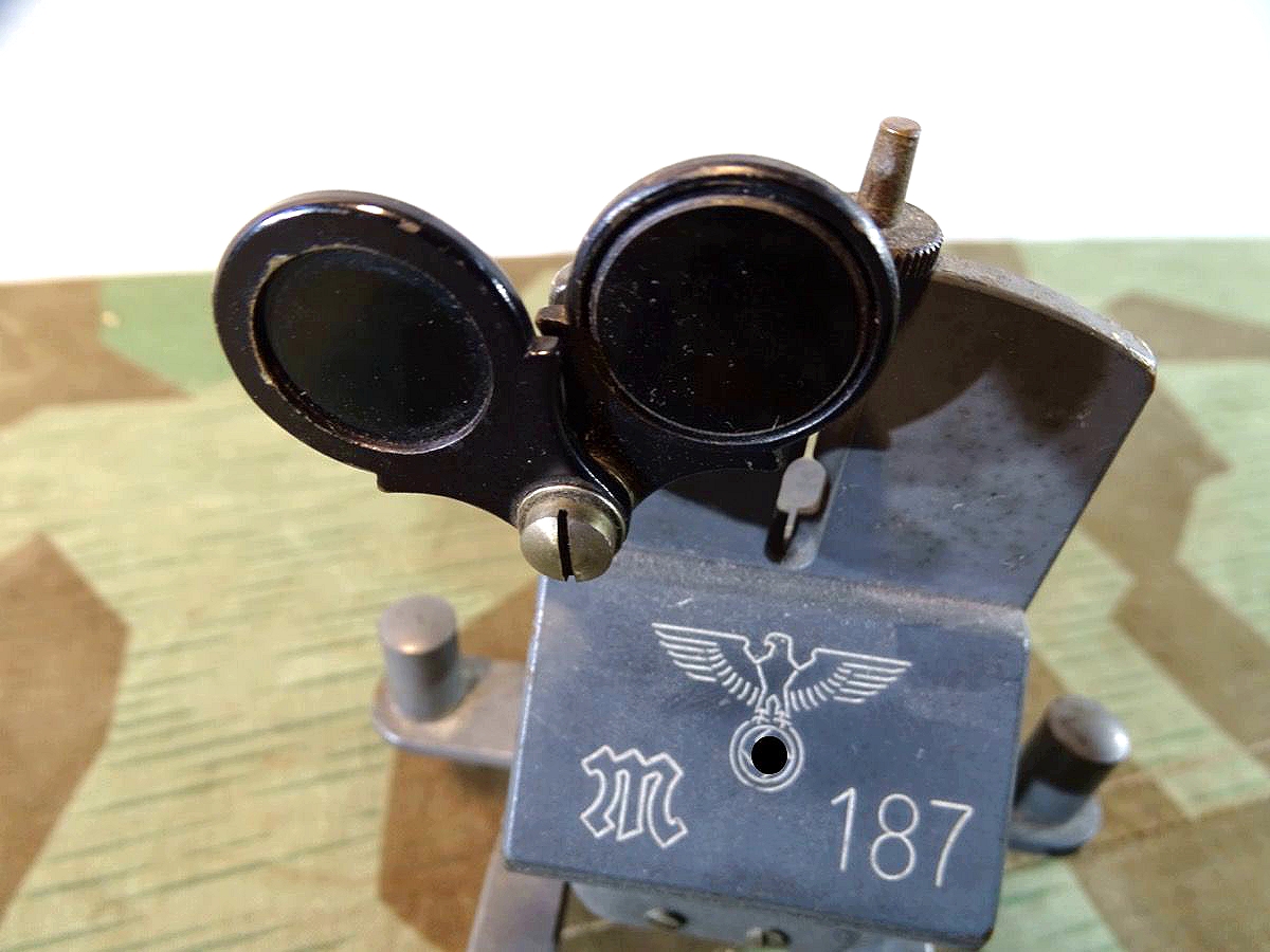 Peilaufsatz / Peildiopter für E- Schiffskompas der Kriegsmarine. C.Plath Hamburg, großer KM Adler Peilaufsatz / Peildiopter für E- Schiffskompas der Kriegsmarine. C.Plath Hamburg, großer KM Adler