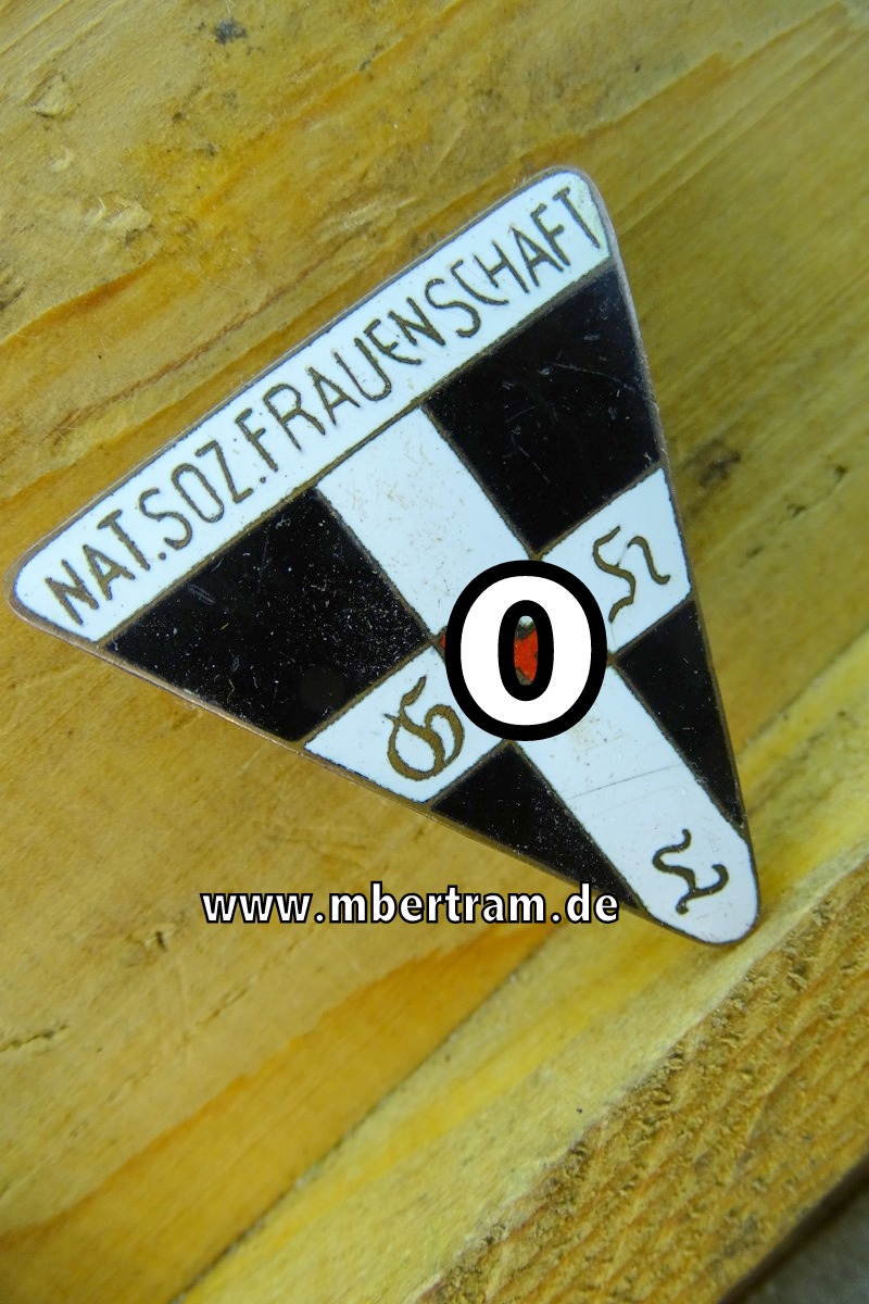 Nationalsozialistische Frauenschaft ( NSF ), Mitgliedsabzeichen 5. Form 44 mm