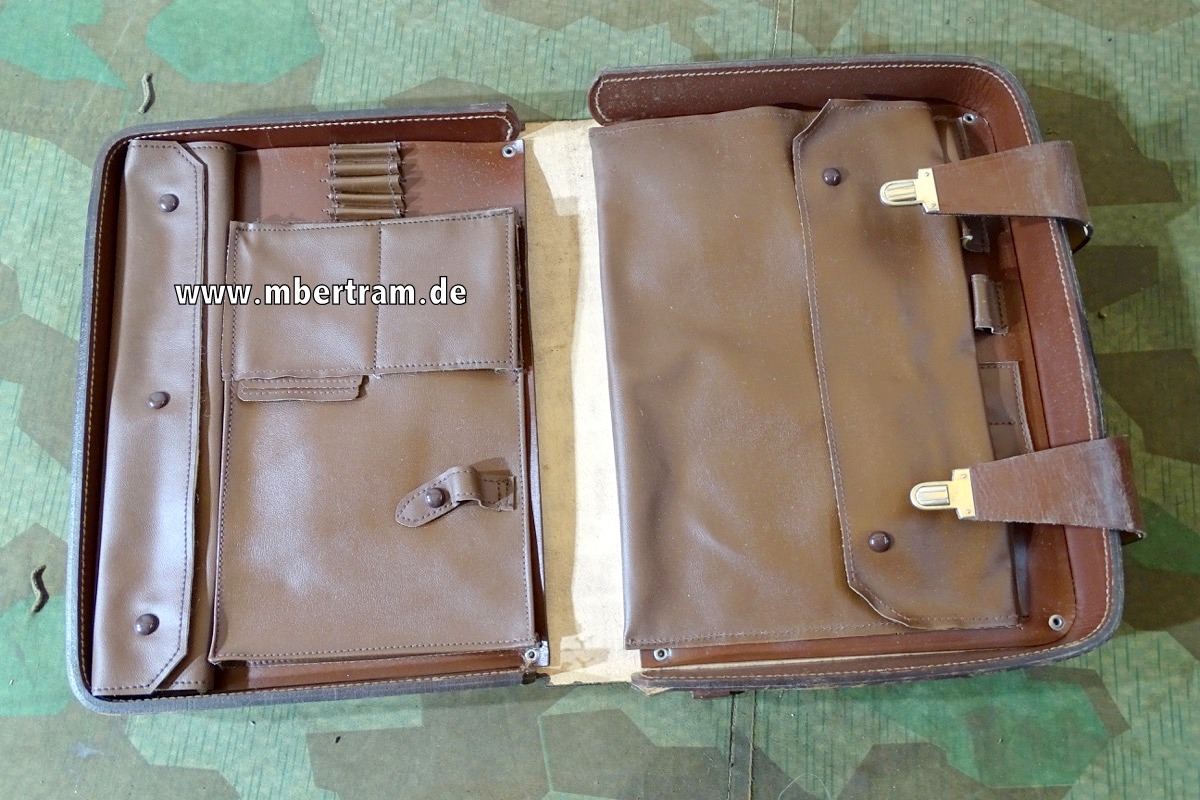 DDR NVA Ledertasche Artillerie-Kommandeursbesteck ohne Inhalt