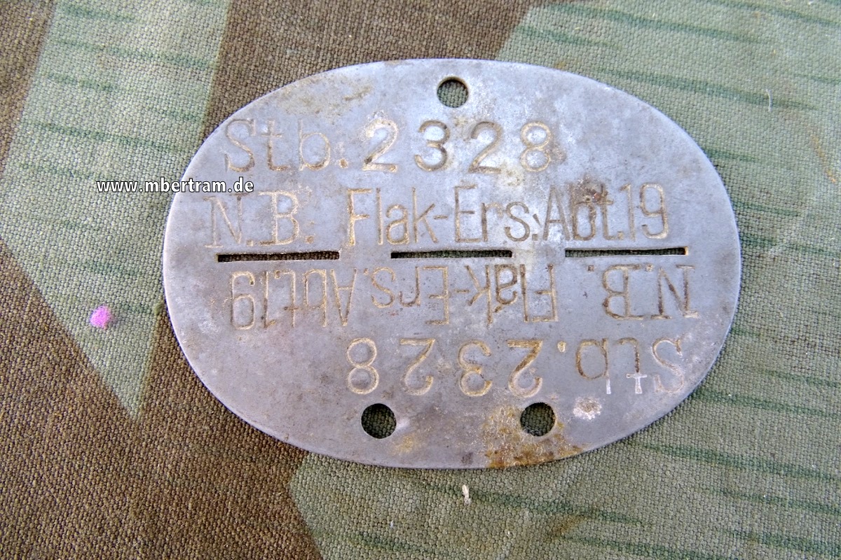 Erkennungsmarke Luftwaffe: Stab. N.B. Flak Ers. Abt. 19, Zink