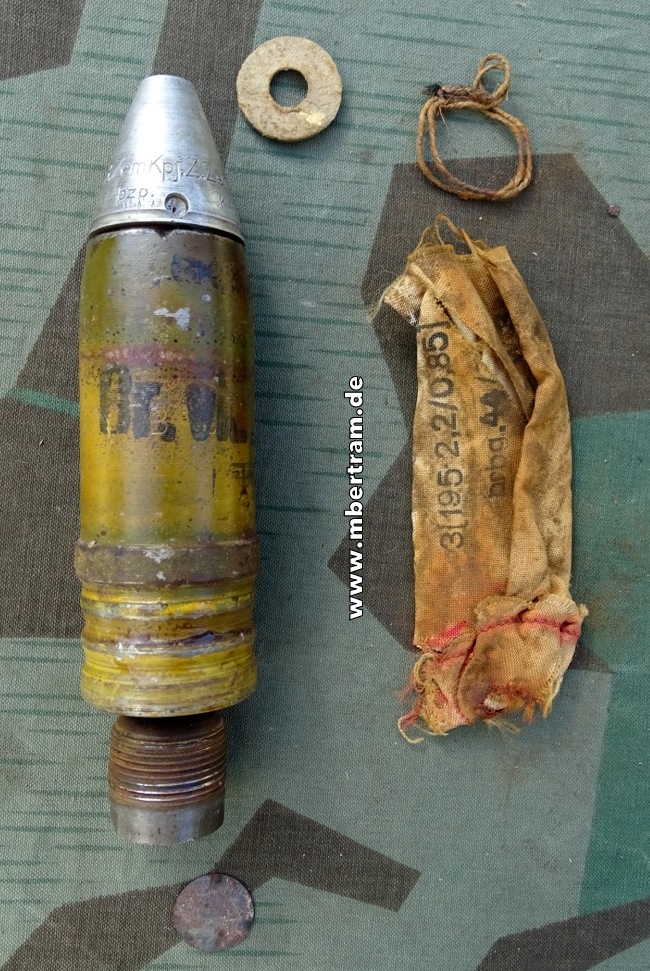 Deutsche 3,7 cm Flak Spreng Leuchtspur Granate mit Aluzünder u. Beschriftung