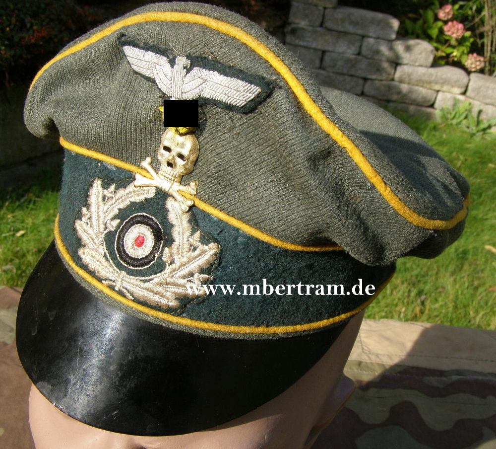Wehrmacht Offz. Feldmütze alter Art, Totenkopf 13.-Kav.Rgt.