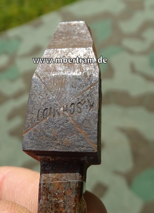 Hersteller Prägestempel der Fa. F.W. Backhaus, Blanke Waffen Solingen