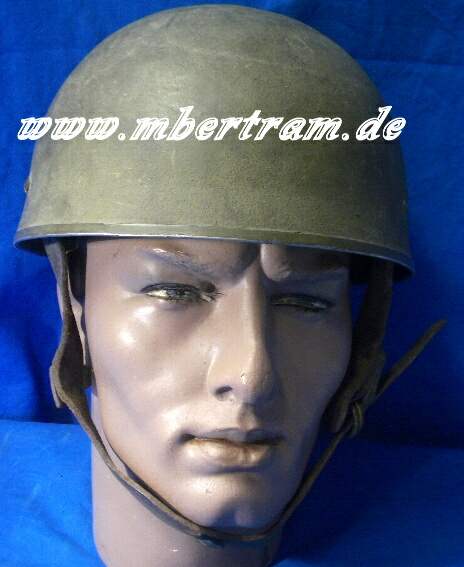 2575-1 England: Fallschirmjäger Helm "BMB 1943, Gr.7 1/8"