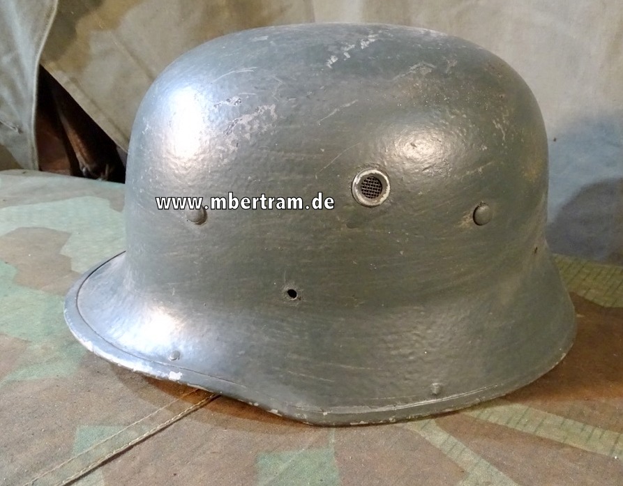 DDR Fieberglas Feuerwehrhelm, wie Wehrmachts Parade Helm, ohne Innneteil