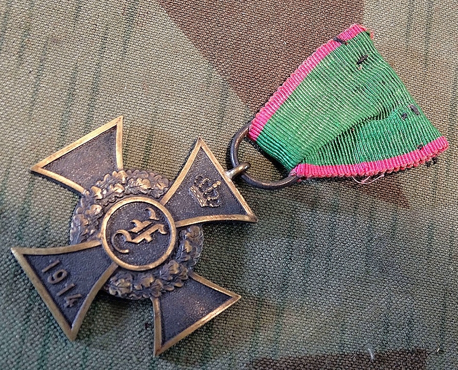 Anhalt: Friedrich Kreuz 1914 für Kämpfer, Bronze, am Band, Zustand 2