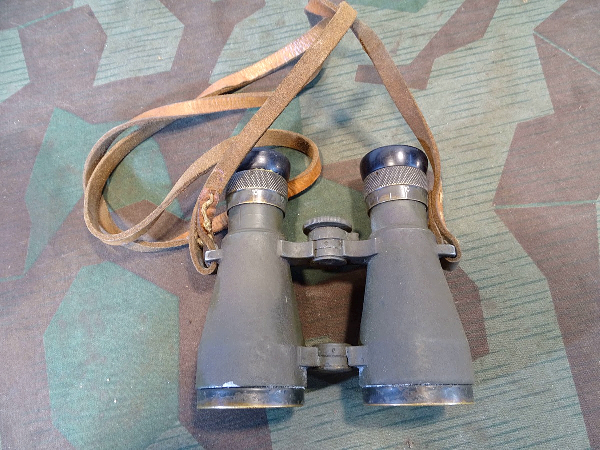 WW I Binoculars, 1. Weltkriegs Dienstglas 08 mit altem Riemen, E.Busch Rathenow