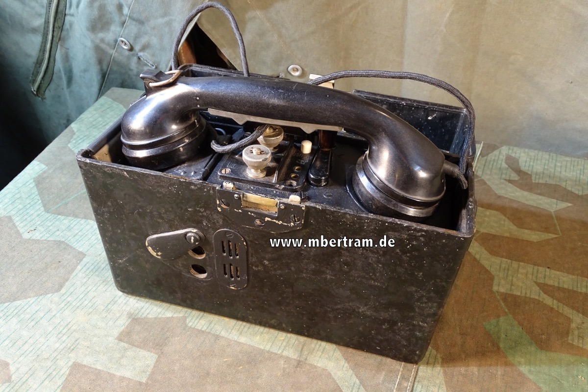 Wehrmacht / Waffen SS Spätes Feldtelefon von 1944