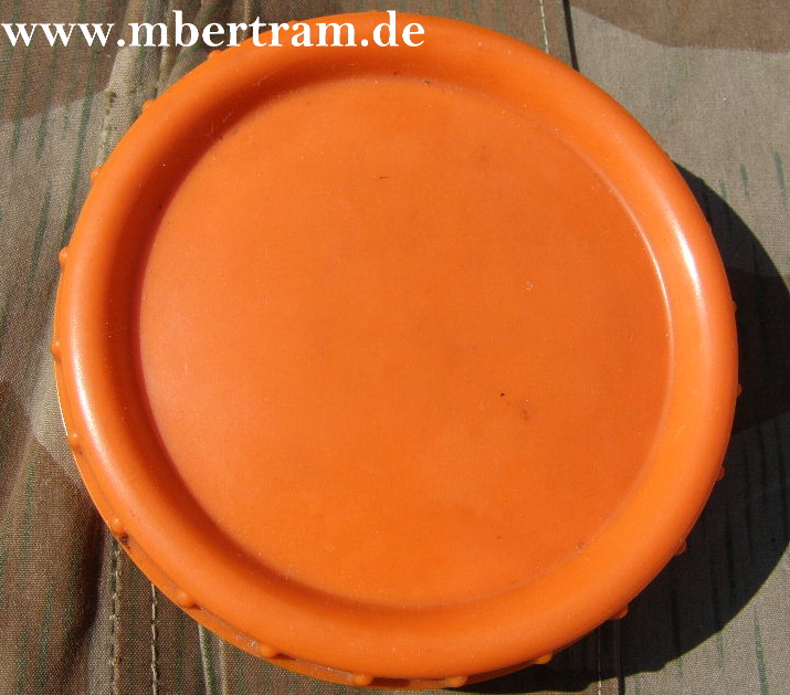 Wehrmachts Butterdose, (Fettbüchse) oranges Bakelit, 1944