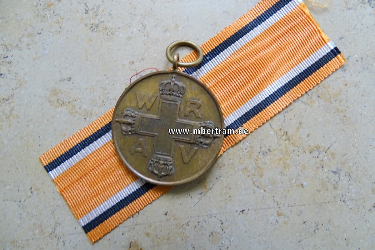 Rot Kreuz Medaille 1898 3. Klasse in Bronze, Buntmetall mit Band