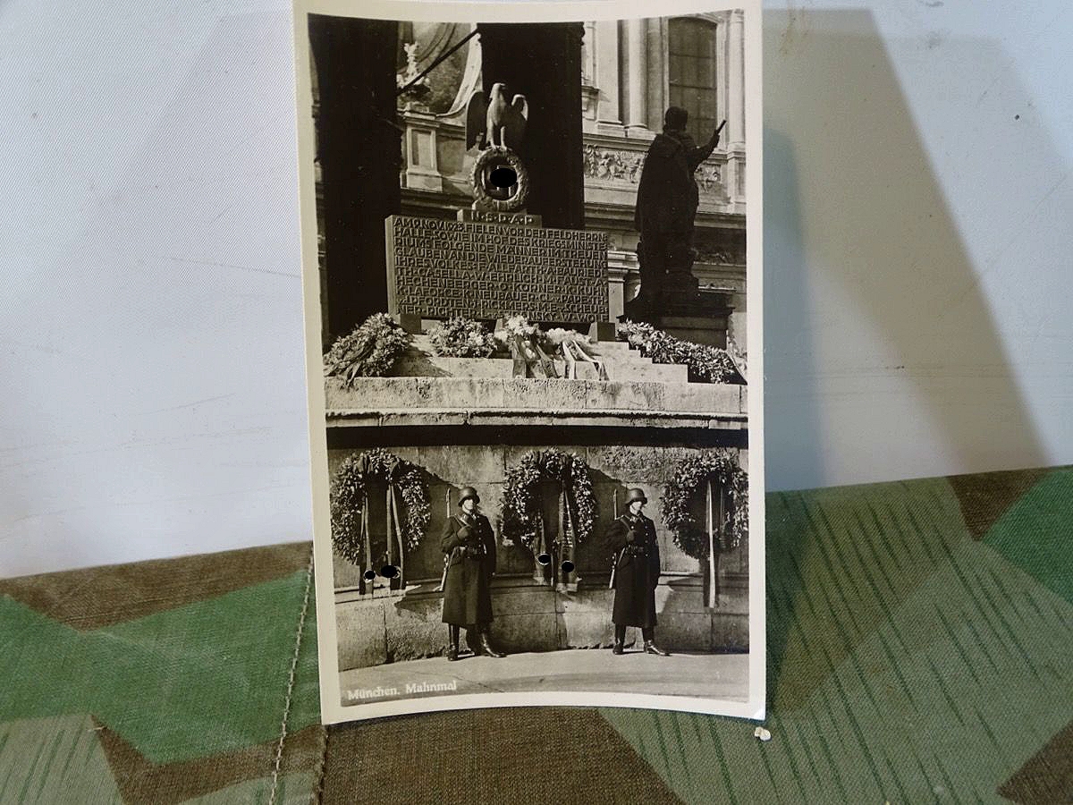 Postkarte, München Manhnmal an der Feldherrenhalle mit Ehrenwache der schwarzen SS, ungelaufen