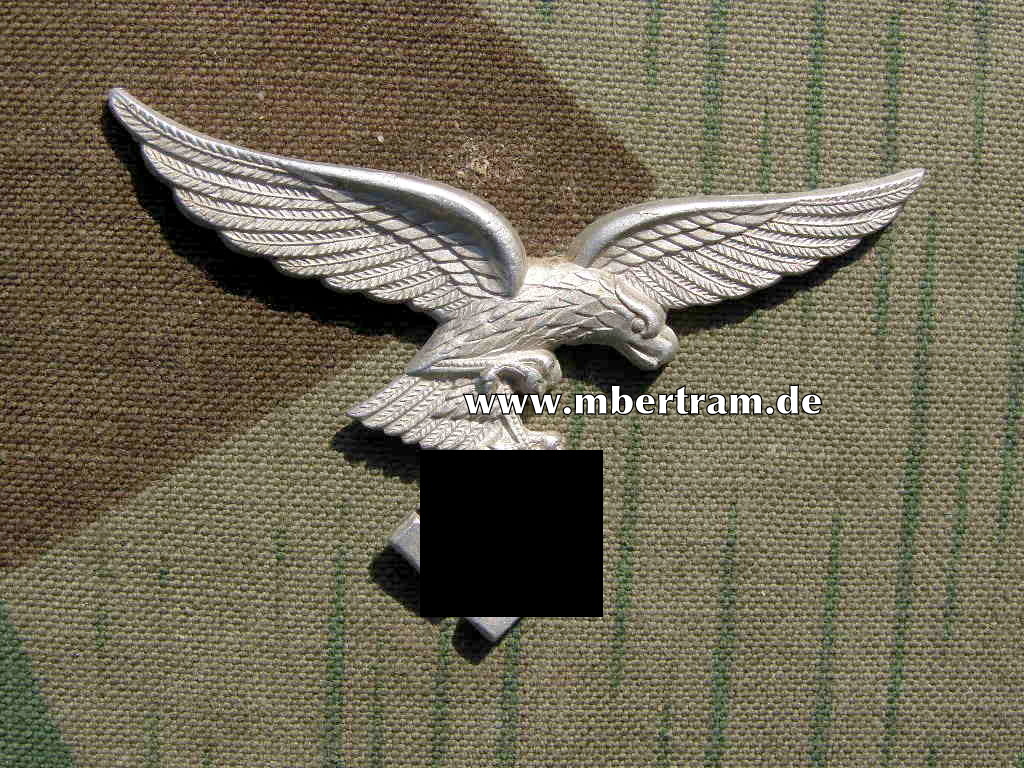 Hoheitsadler Luftwaffen Schirmmütze , Alu, I. MODELL