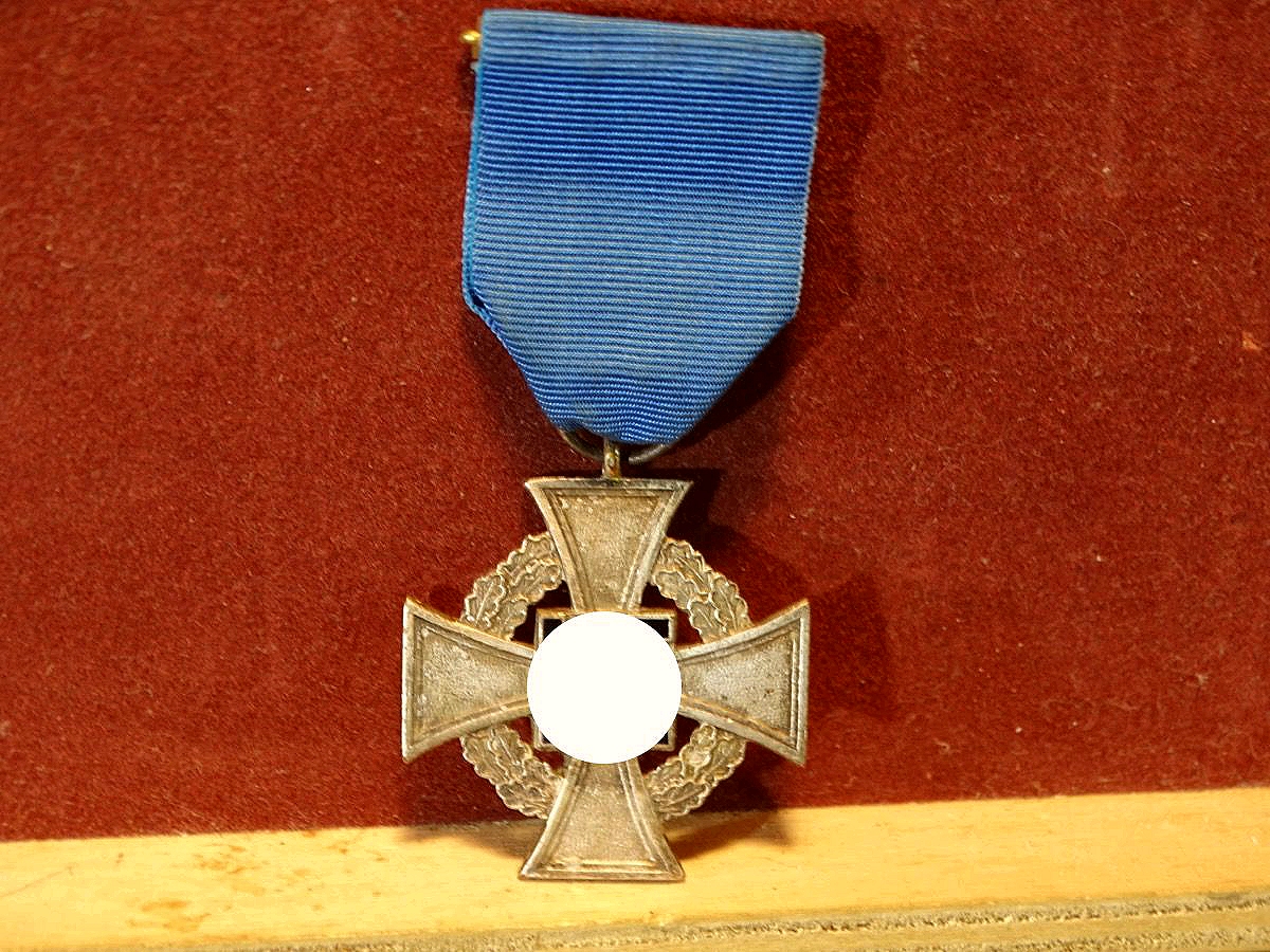 Treudienst-Ehrenzeichen 2. Stufe für 25 Jahre mit blauem Band und Tragespange