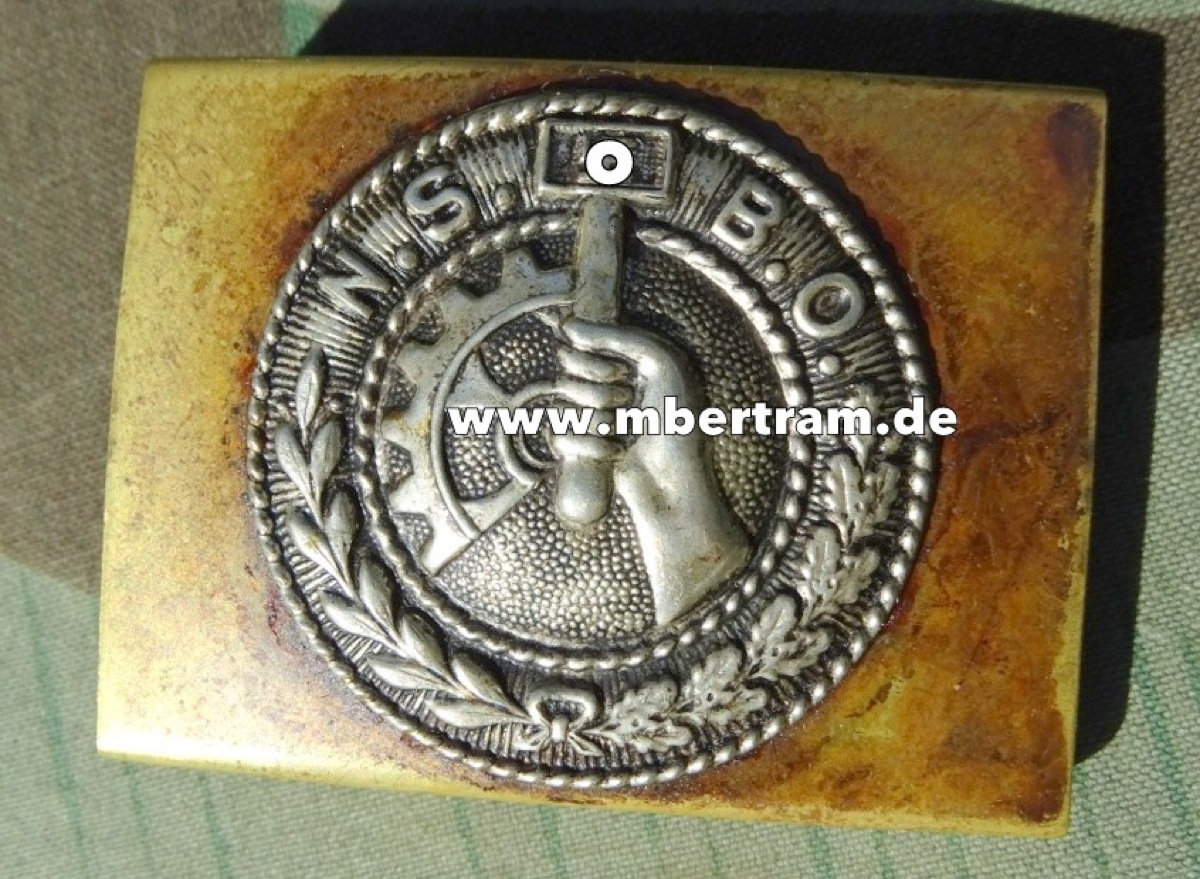 NSBO Koppelschloss, Messing mit vernickelter Auflage, angelaufen