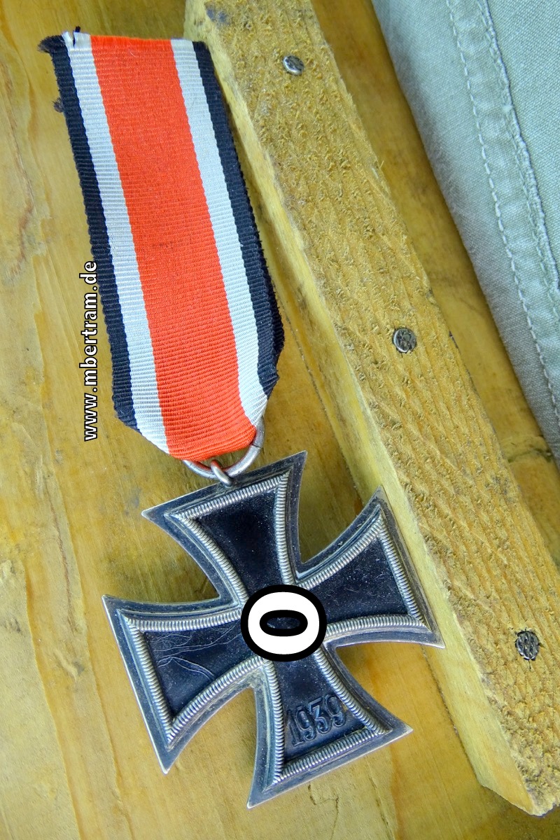 Eisernes Kreuz 1939 2. Klasse, ohne Hersteller im Ring, schöner Zustand