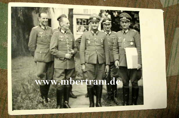 Foto Generalfeldmarschall v. Runstedt u. Offizieren ab Juli 44