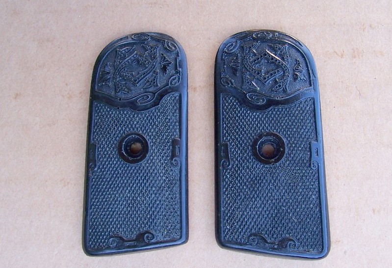 Griffschalen / Grippanels for 7,65 Kal. Clement Pistol