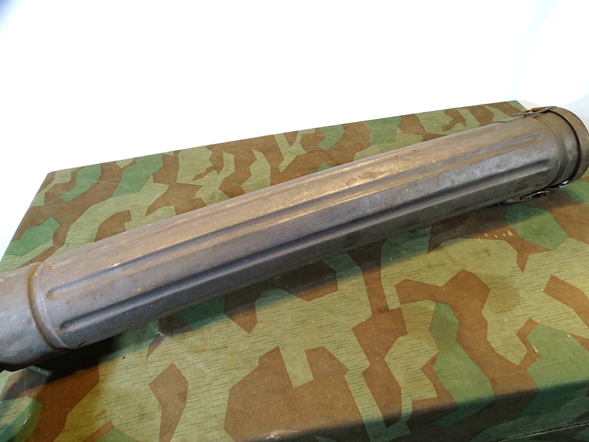 Blech Transportbehälter für 7,5 cm KWK 40 Patrone , feldgrau, Originalbeschriftung. 