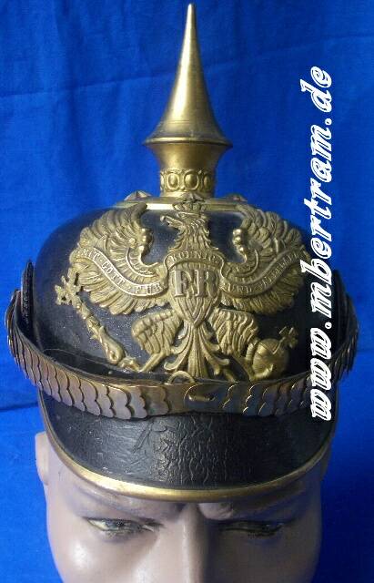 Preussische Offizierspickelhaube. Lederkorpus