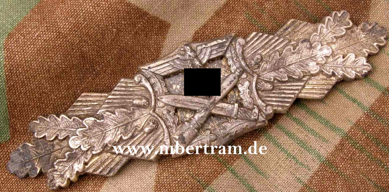 Nahkampfspange in silber, Hersteller "JFS", Feinzink versilbert