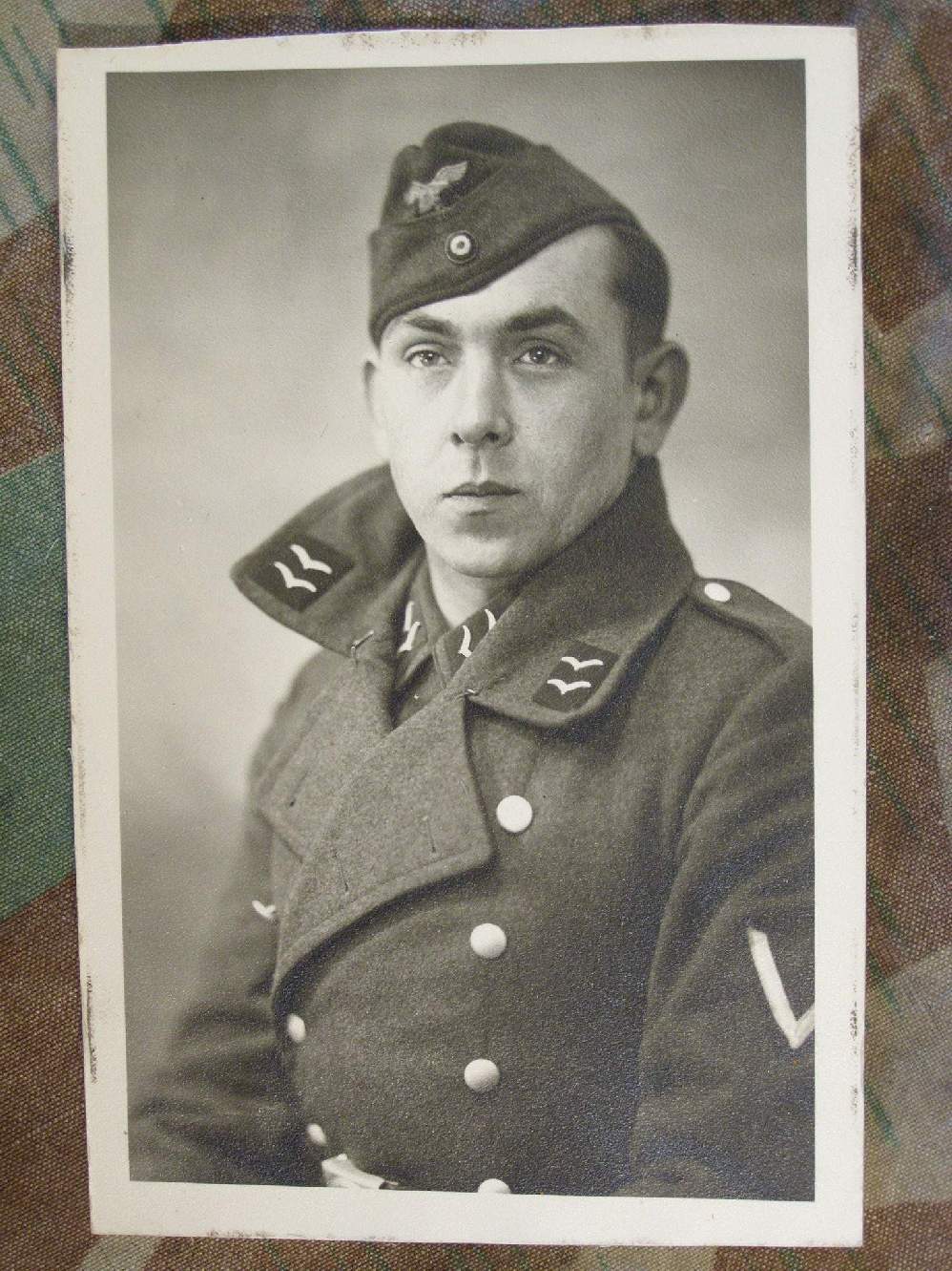 LW Gefr. Flak, Schiffchen, Mantel mit Kragenspiegeln