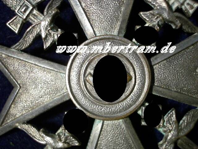 Spanienkreuz in Silber mit Schwertern leicht gewölbt