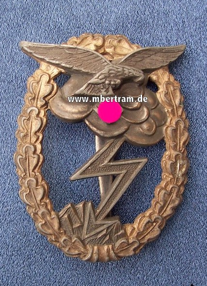 Erdkampfabzeichen der Luftwaffe,Herstellermarke.:R.K.
