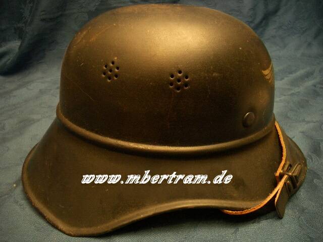 Luftschutzhelm, Gladiatorform, Originalwappen, dunkelblau