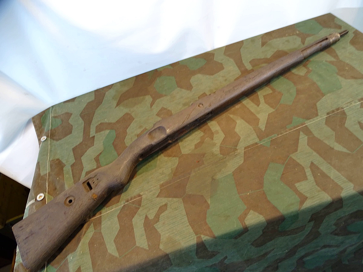Schäftung K 98 Wehrmacht, Schichtholz, mit Bajonetthalter, ungereinigt
