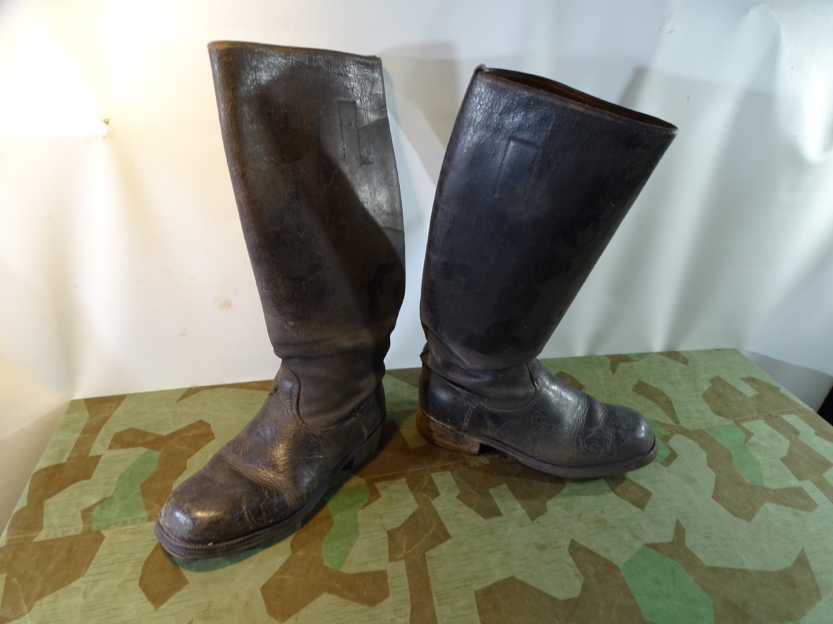 Genagelte Knobelbecher / Marschstiefel für Unteroffiziere und Manschaften der Wehrmacht. Genagelte Knobelbecher / Marschstiefel für Unteroffiziere und Manschaften der Wehrmacht.