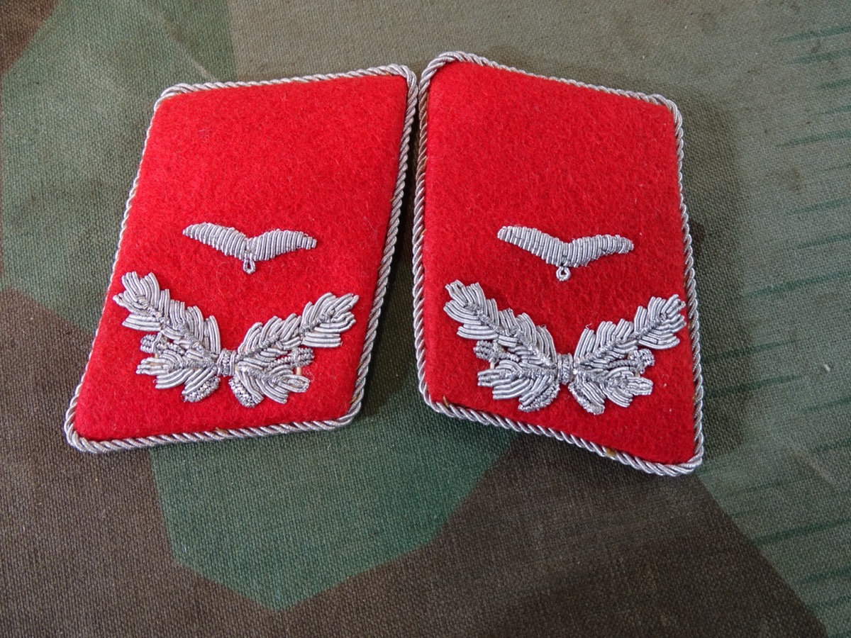 Paar Kragenspiegel Leutnant Luftwaffe Flak Artillerie für die Fliegerbluse, schön erhalten