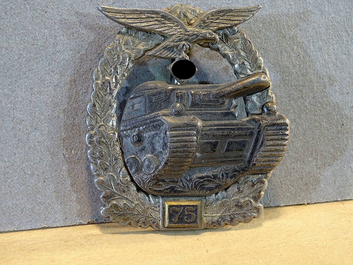 Replik:  Panzerkampfabzeichen der Luftwaffe mit Einsatzzahl 75, Herstellermarke L 58 