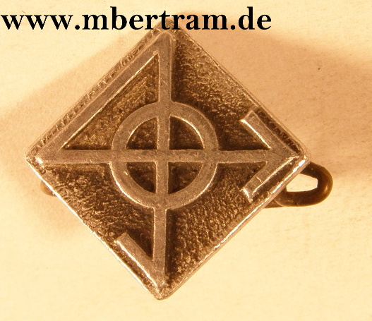 Runenabzeichen, Aluminium, mit Nadelverschluss