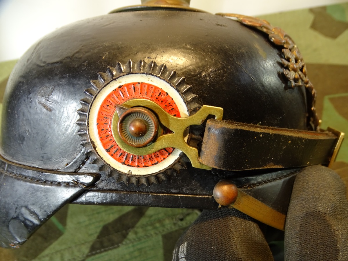 Preußen Pickelhaube für Mannschaften um 1900, kpl. mit allen Messingbeschlägen Preußen Pickelhaube für Mannschaften um 1900, kpl. mit allen Messingbeschlägen