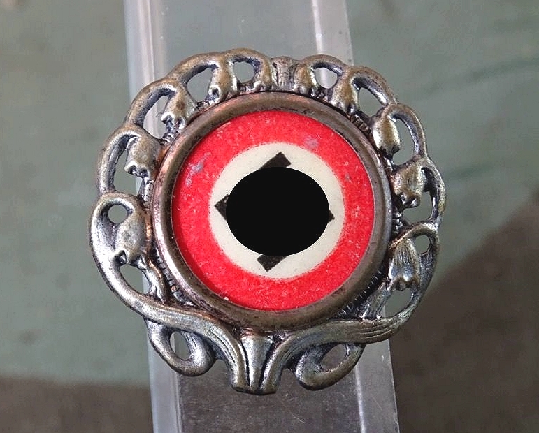 NSDAP Sympathiesanten Abzeichen, geprägt, versilbert. 