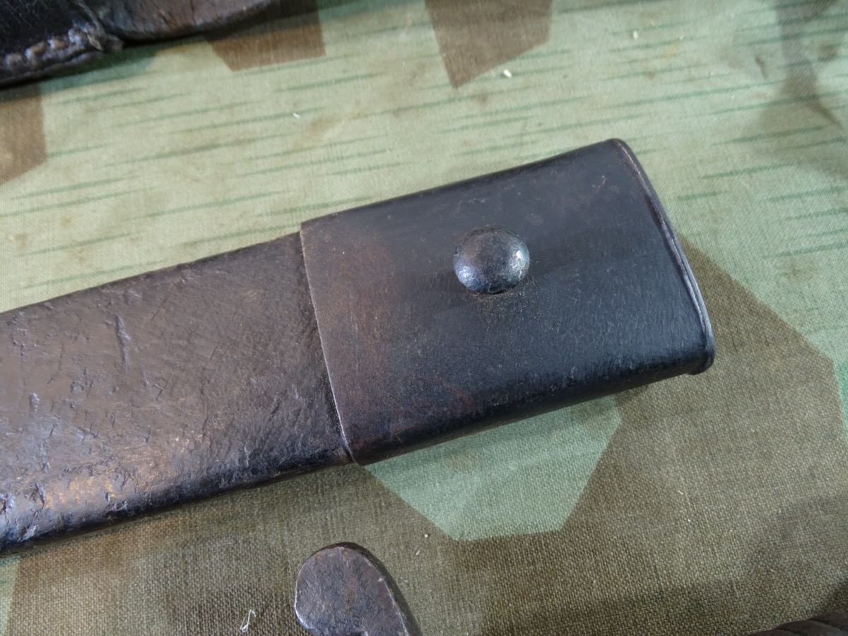 Faschinenmesser, Eisengriff, Lederscheide, Gehänge, Koppel um ca. 1850, Hst. Neuhaus SG, Württemberg ?
Faschinenmesser, Eisengriff, Lederscheide, Gehänge, Koppel um ca. 1850, Hst. Neuhaus SG, Württemberg ?