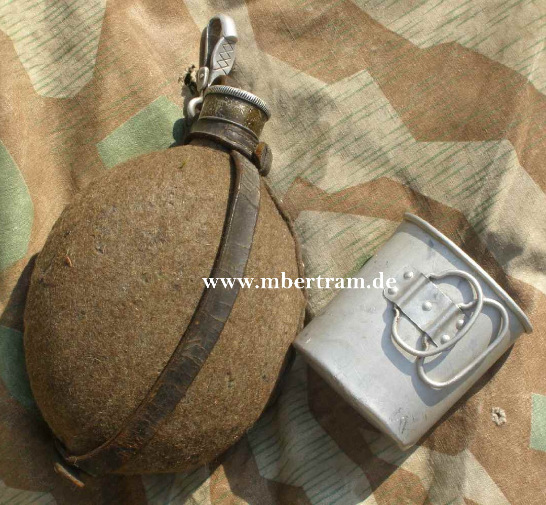 HJ od. RAD Feldflasche, FSS-39, Filzbezug, Beriemung,Becher