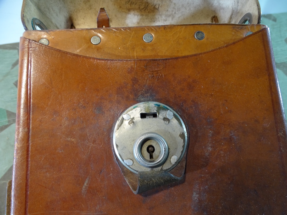 Sanitätstasche für Sanitätsoffiziere der Wehrmacht. " Bollmann Tutlingen 1939 "  mit Original Einsätzen. 