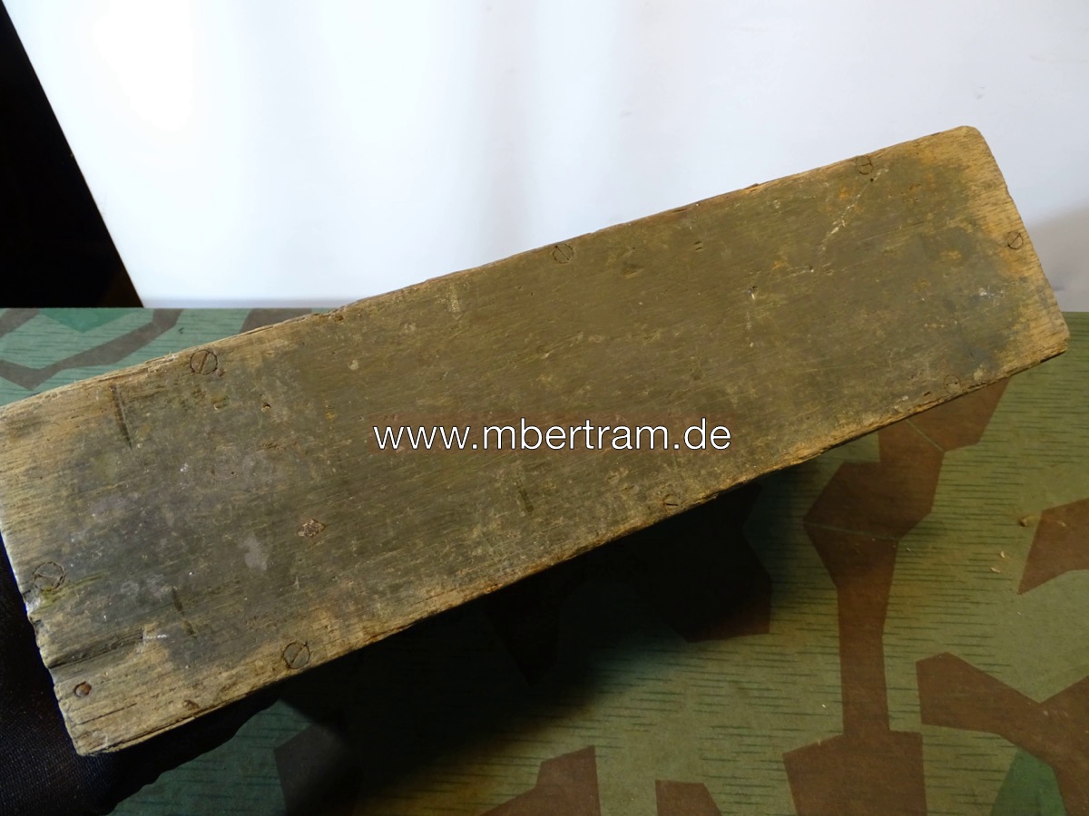 Holz Patronenkasten / Gurtkasten  MG 08 mit Stoffgurt,  1. Weltkrieg